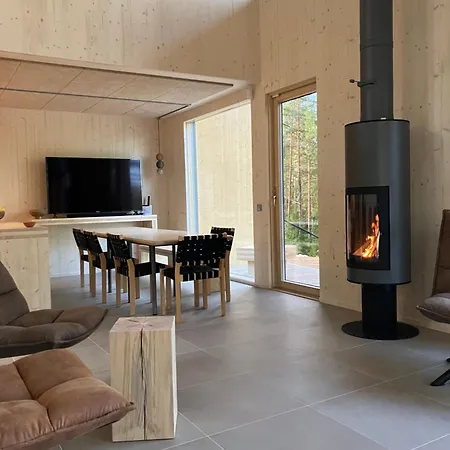 Havu Laajavuori - Luksushuvila Keskellae Suomalaista Metsaeae, Villa