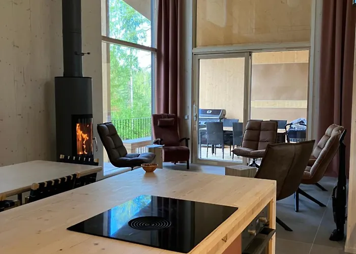 Havu Laajavuori - Luksushuvila Keskellae Suomalaista Metsaeae,